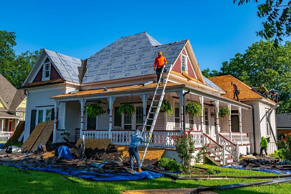 Roof replacement on a traditional Texas home